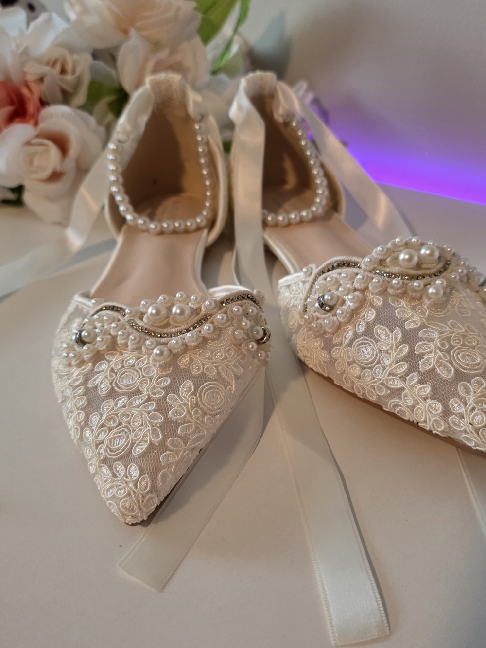 Women's Lace Pointed Pearl-Embellished Flats in Ivory